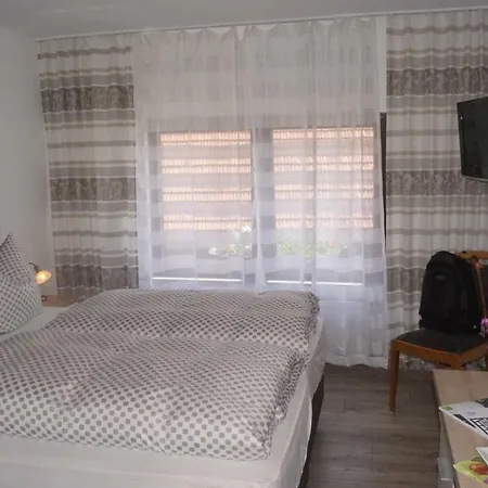 بيت ضيافة Landgasthof Zum Adler 3*